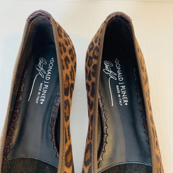 DONALD J PLINER Brown Leopard Suede GLORIA Flats 9.5 N Peep Toe Shimmer Italy - Picture 5 of 16